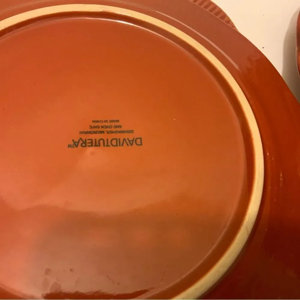 Set 6 David Tutera red 3 Dinner Plates 10.5” & 3 salad plates 8.25”